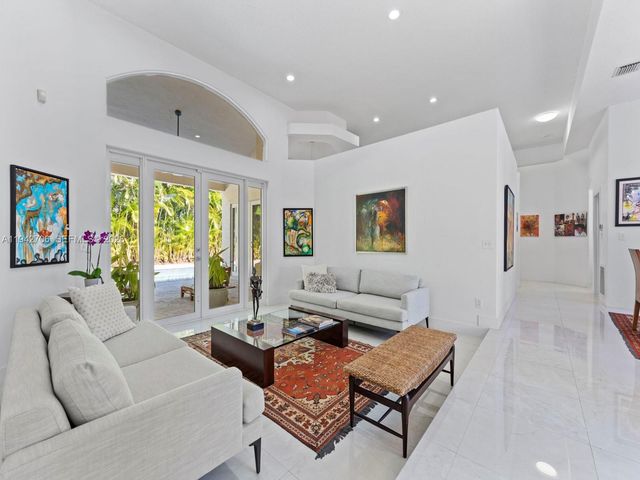 8945 SW 162nd Ter, Palmetto Bay, FL 33157