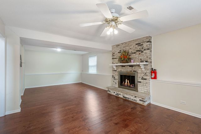 933 Columbia Court, Carol Stream, IL 60188