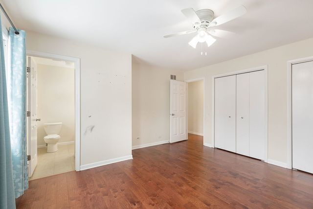 933 Columbia Court, Carol Stream, IL 60188