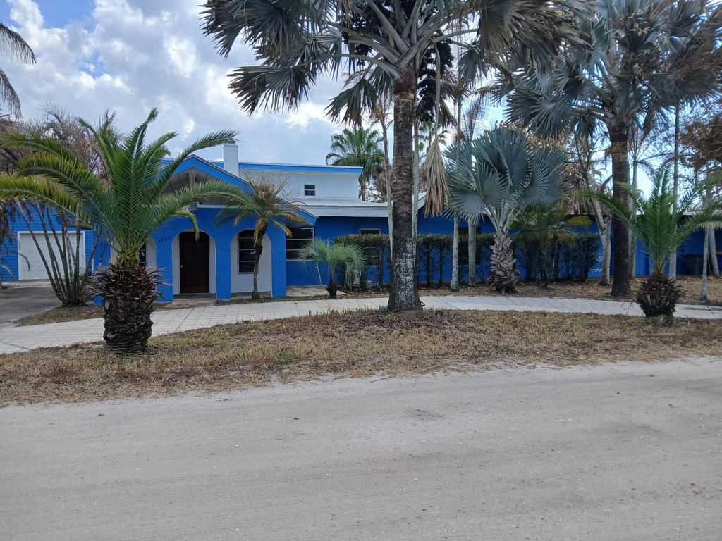 4500 SW Boatramp Avenue, Palm City, FL 34990
