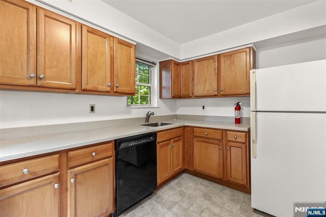 87 Poplar Street 4, Ramsey, NJ 07644