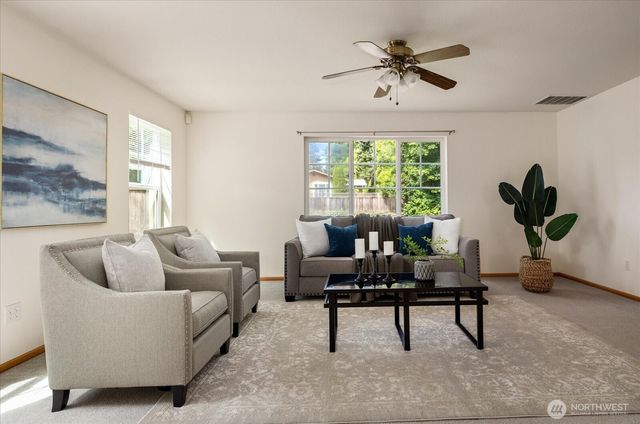 685 SW 1st Avenue, Oak Harbor, WA 98277