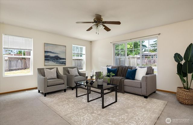 685 SW 1st Avenue, Oak Harbor, WA 98277