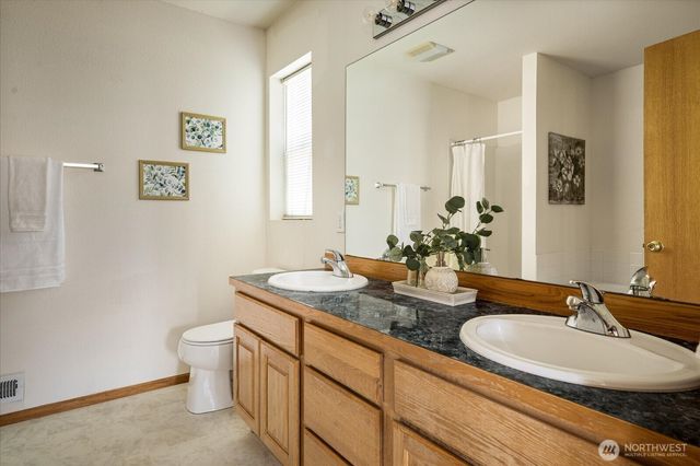 685 SW 1st Avenue, Oak Harbor, WA 98277