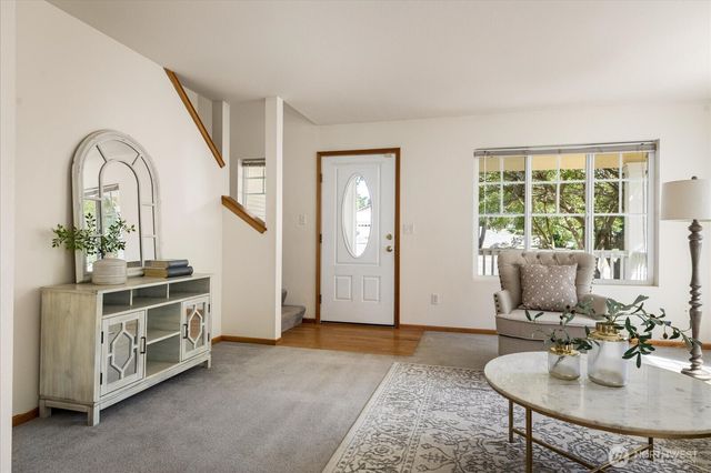685 SW 1st Avenue, Oak Harbor, WA 98277