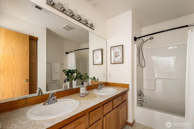 685 SW 1st Avenue, Oak Harbor, WA 98277