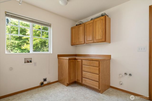 685 SW 1st Avenue, Oak Harbor, WA 98277