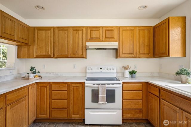 685 SW 1st Avenue, Oak Harbor, WA 98277