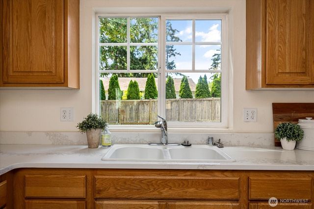 685 SW 1st Avenue, Oak Harbor, WA 98277
