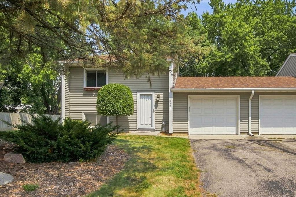 7093 146th Street W, Apple Valley, MN 55124 — photo 2