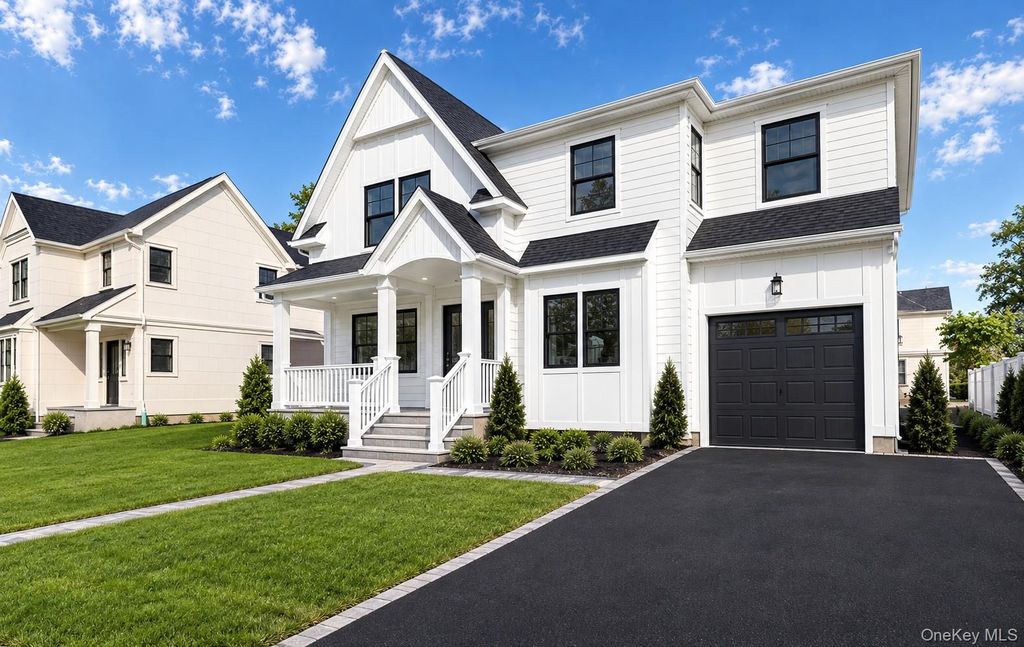 170 San Juan Avenue, Albertson, NY 11507 — photo 2