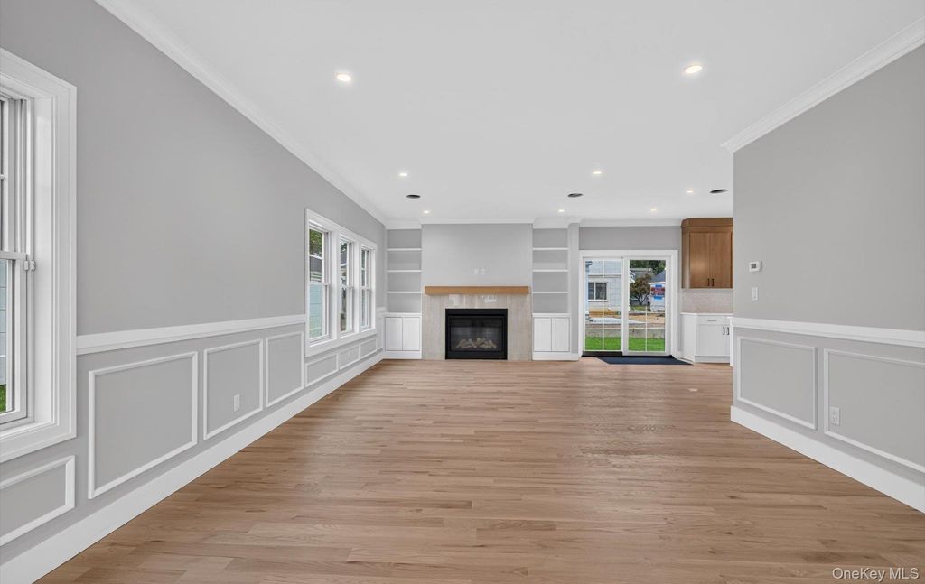 170 San Juan Avenue, Albertson, NY 11507 — photo 4