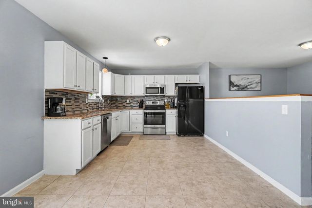 206 PIKE CT, Shippensburg, PA 17257