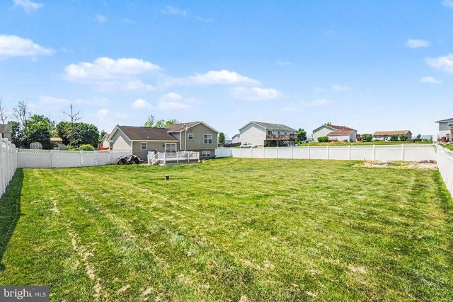 206 PIKE CT, Shippensburg, PA 17257