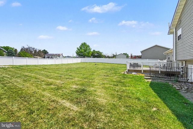 206 PIKE CT, Shippensburg, PA 17257