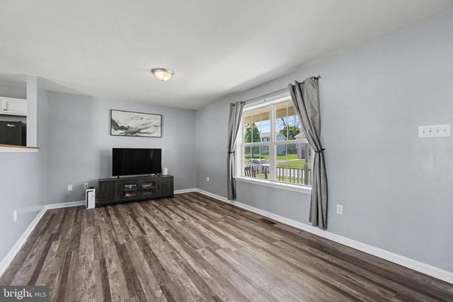 206 PIKE CT, Shippensburg, PA 17257