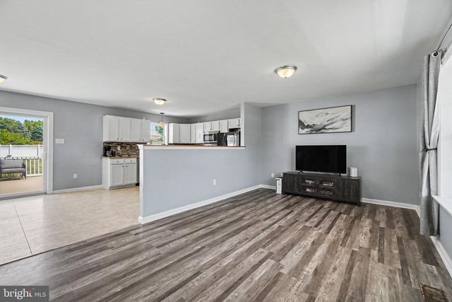 206 PIKE CT, Shippensburg, PA 17257