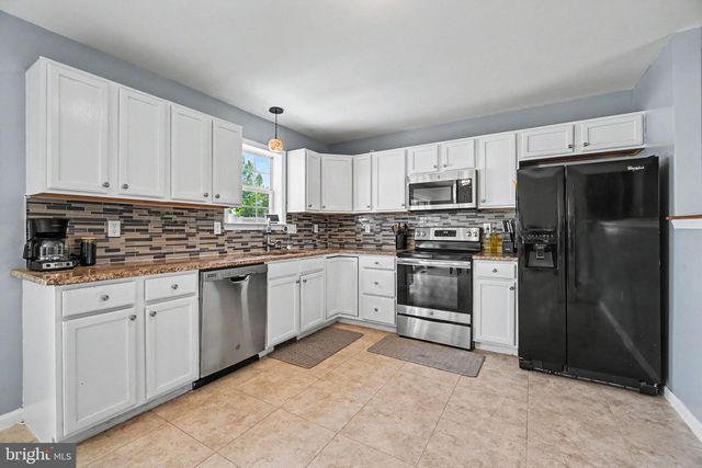 206 PIKE CT, Shippensburg, PA 17257