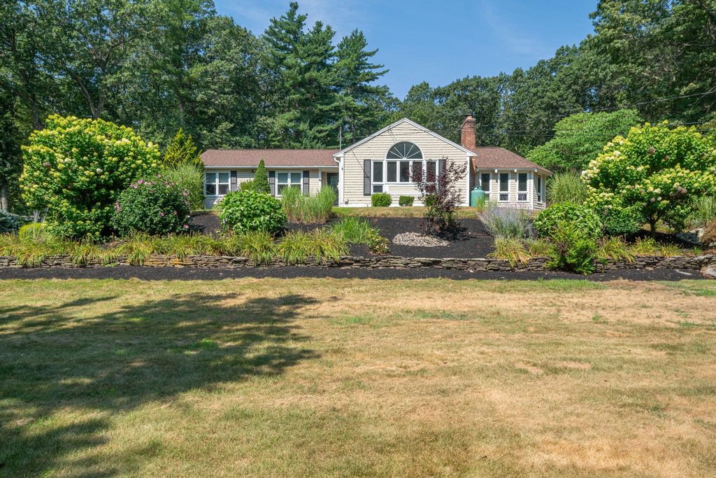 88 Marblehead Road, Windham, NH 03087