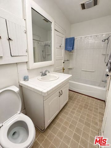 1528 W 36th Street, Los Angeles, CA 90018