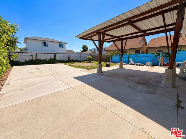 1528 W 36th Street, Los Angeles, CA 90018