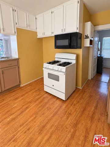 1528 W 36th Street, Los Angeles, CA 90018