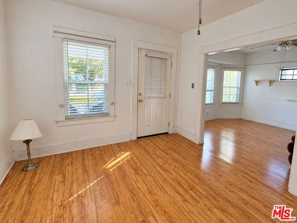 1528 W 36th Street, Los Angeles, CA 90018 — photo 5
