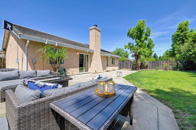 4749 Thoreau Dr, Cameron Park, CA 95682