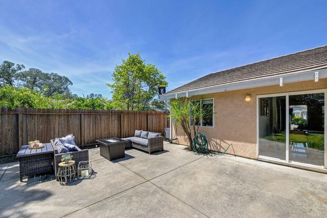 4749 Thoreau Dr, Cameron Park, CA 95682