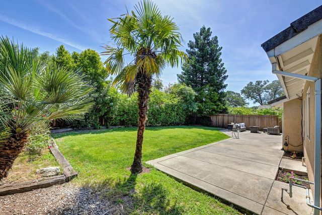 4749 Thoreau Dr, Cameron Park, CA 95682