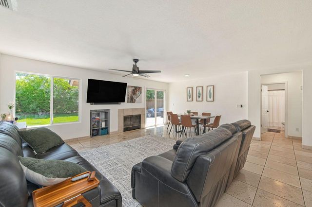 4749 Thoreau Dr, Cameron Park, CA 95682