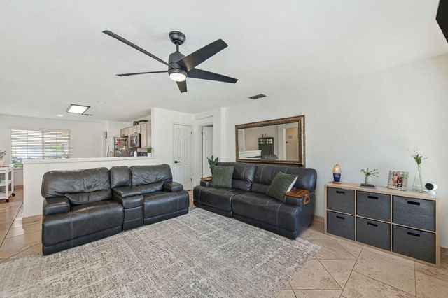 4749 Thoreau Dr, Cameron Park, CA 95682
