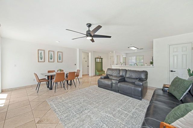 4749 Thoreau Dr, Cameron Park, CA 95682