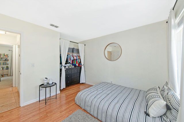 4749 Thoreau Dr, Cameron Park, CA 95682