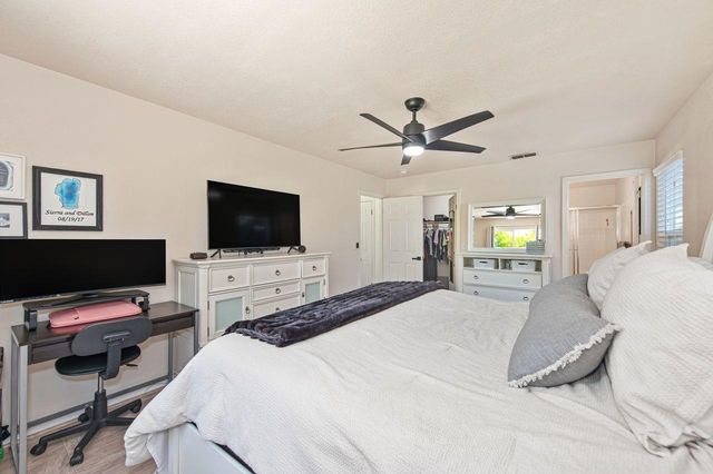 4749 Thoreau Dr, Cameron Park, CA 95682