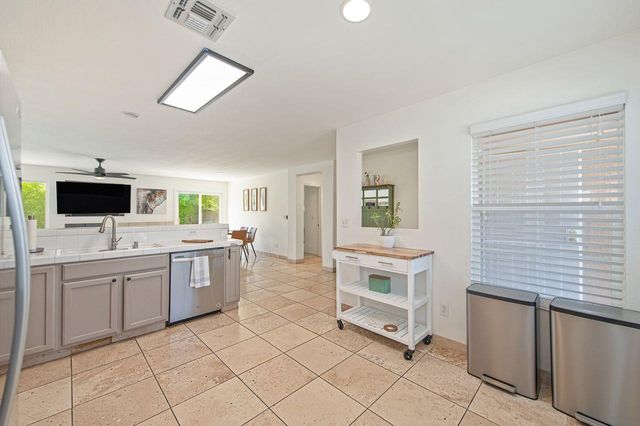 4749 Thoreau Dr, Cameron Park, CA 95682