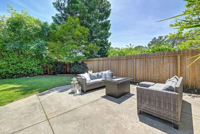 4749 Thoreau Dr, Cameron Park, CA 95682
