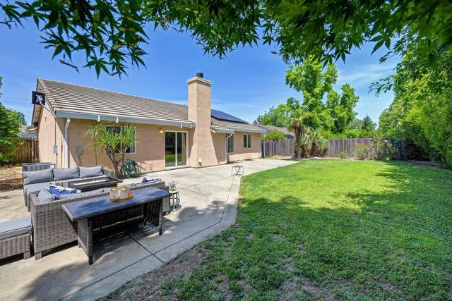 4749 Thoreau Dr, Cameron Park, CA 95682