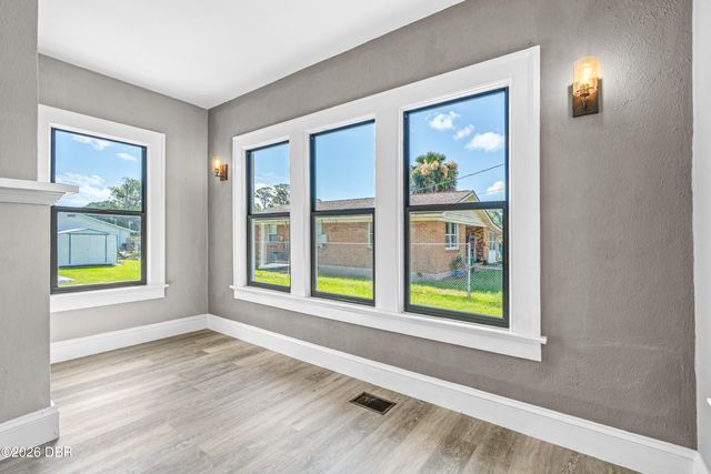 1591 Birmingham Avenue, Daytona Beach, FL 32117
