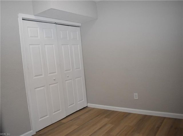 1209 Sparrow RD, Chesapeake, VA 23325