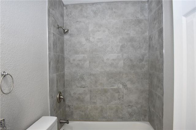 1209 Sparrow RD, Chesapeake, VA 23325