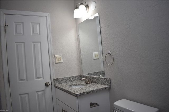 1209 Sparrow RD, Chesapeake, VA 23325