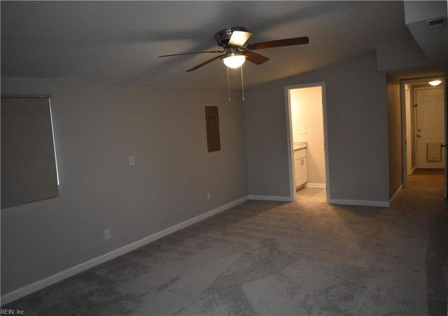 1209 Sparrow RD, Chesapeake, VA 23325