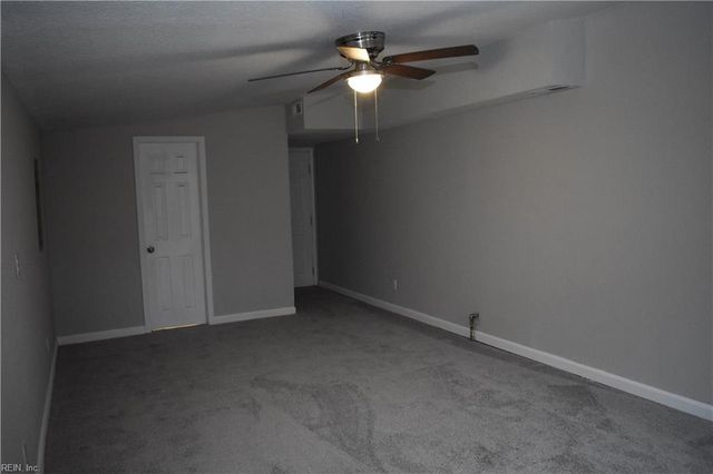 1209 Sparrow RD, Chesapeake, VA 23325