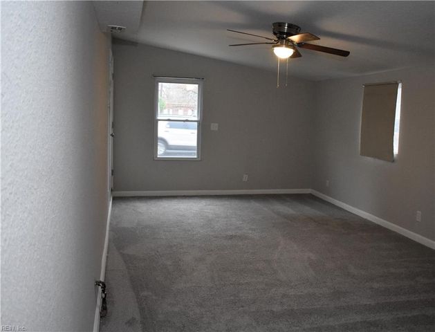 1209 Sparrow RD, Chesapeake, VA 23325