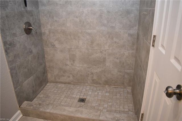 1209 Sparrow RD, Chesapeake, VA 23325