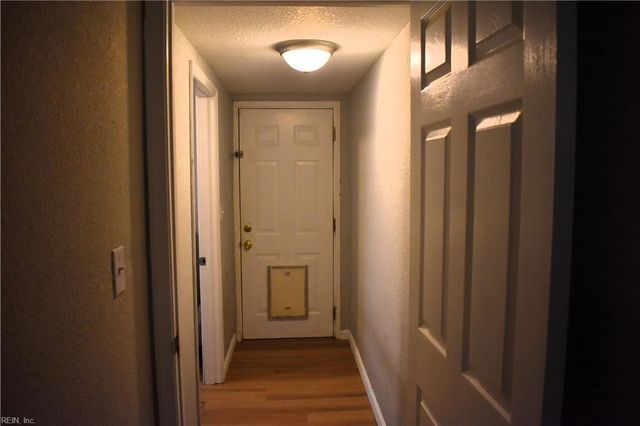 1209 Sparrow RD, Chesapeake, VA 23325