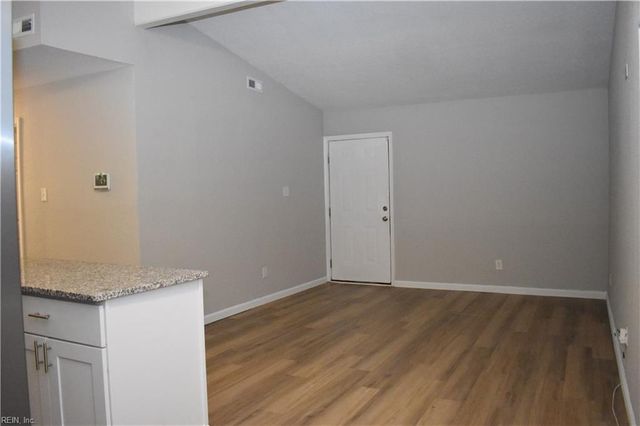 1209 Sparrow RD, Chesapeake, VA 23325