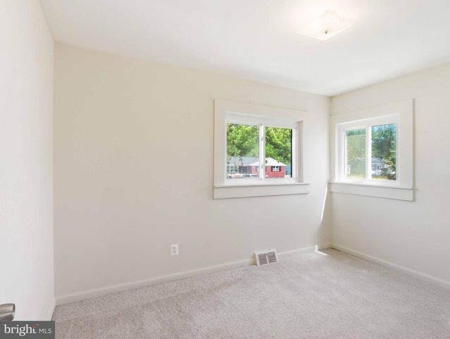 7878 CHEVERLY LN, Glen Burnie, MD 21060