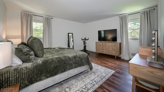 42 Stirling Ln, Wayne Twp., NJ 07470